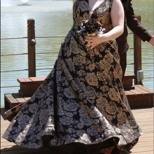 Prom dress. Used- like new :)